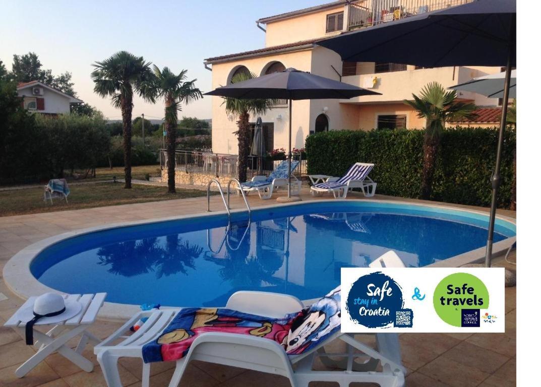 פורץ Apartments Marica מראה חיצוני תמונה